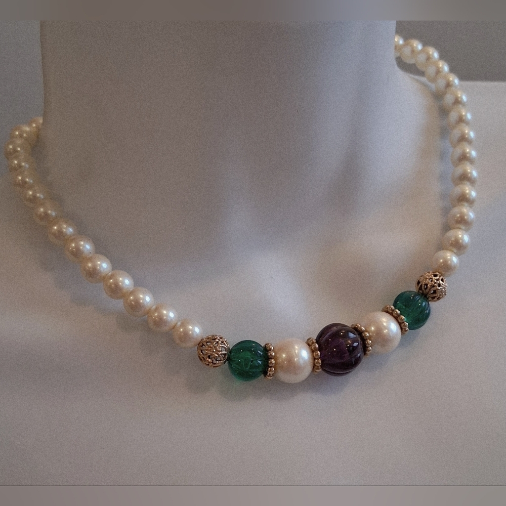 Modern Baroque Faux Pearl Bead Necklace